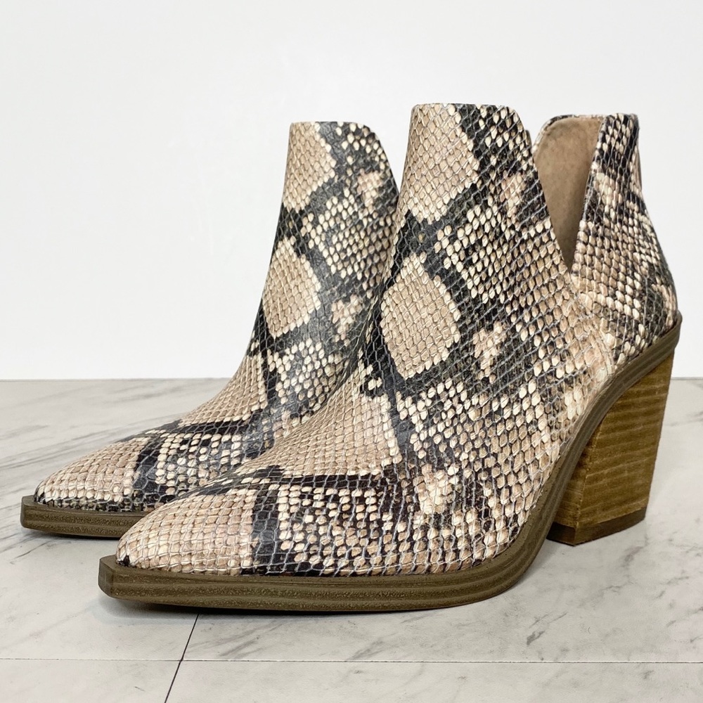 Like New! Only worn once. Vince Camuto Gigietta Snake Booties 6 1/2M